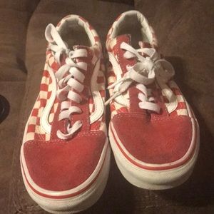 Vans with checkerboard . No pet of smoke